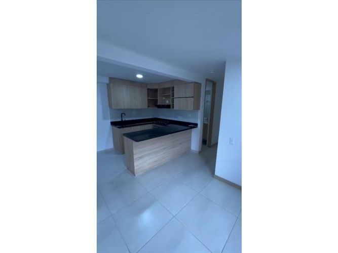 Apartamento de 3 alcobas en venta en Perez, Bello, 62 m² · foto 2 de 13