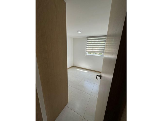 Apartamento de 3 alcobas en venta en Perez, Bello, 62 m² · foto 5 de 13
