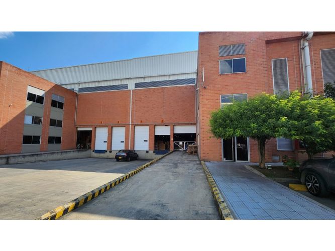 Bodega en arriendo en Zona Industrial, Yumbo, 400 m² · foto 3 de 5