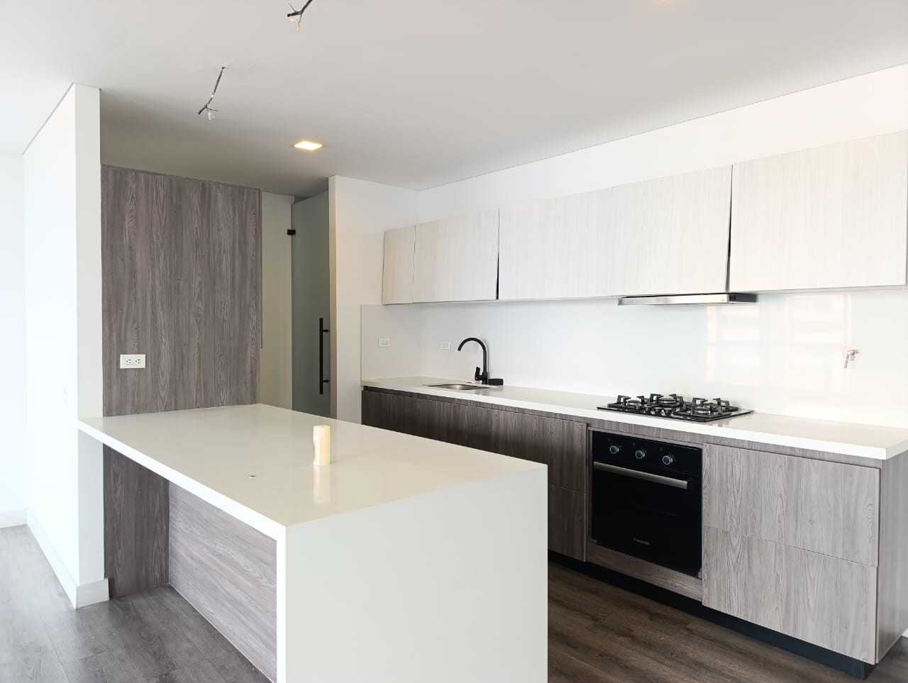 Apartamento en arriendo en El Poblado, Medellín · foto 10 de 19