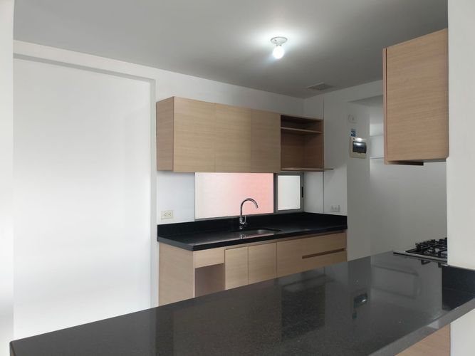 Apartamento de 3 alcobas en arriendo en El Poblado, Medellín, 93 m² · foto 4 de 19