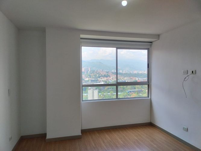 Apartamento de 3 alcobas en arriendo en El Poblado, Medellín, 93 m² · foto 10 de 19