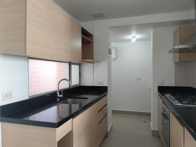 Apartamento de 3 alcobas en arriendo en El Poblado, Medellín, 93 m² · foto 5 de 19