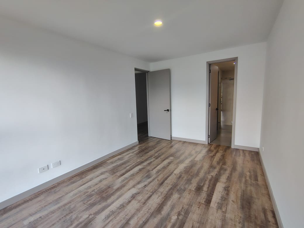 Apartamento en arriendo en El Poblado, Medellín · foto 9 de 15