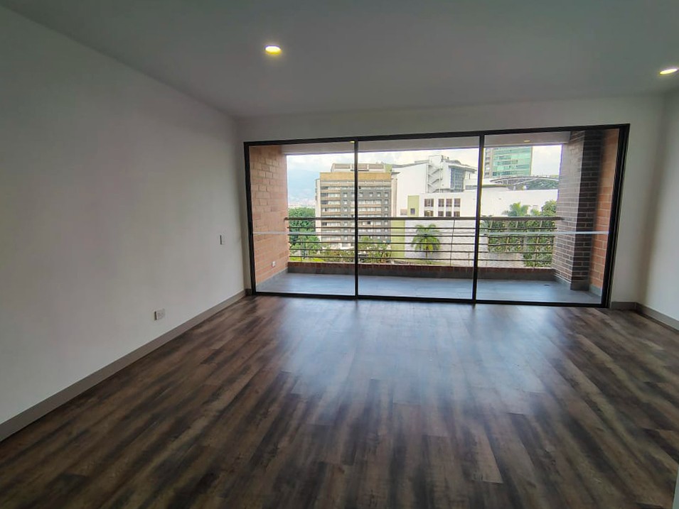 Apartamento en arriendo en El Poblado, Medellín · foto 2 de 15
