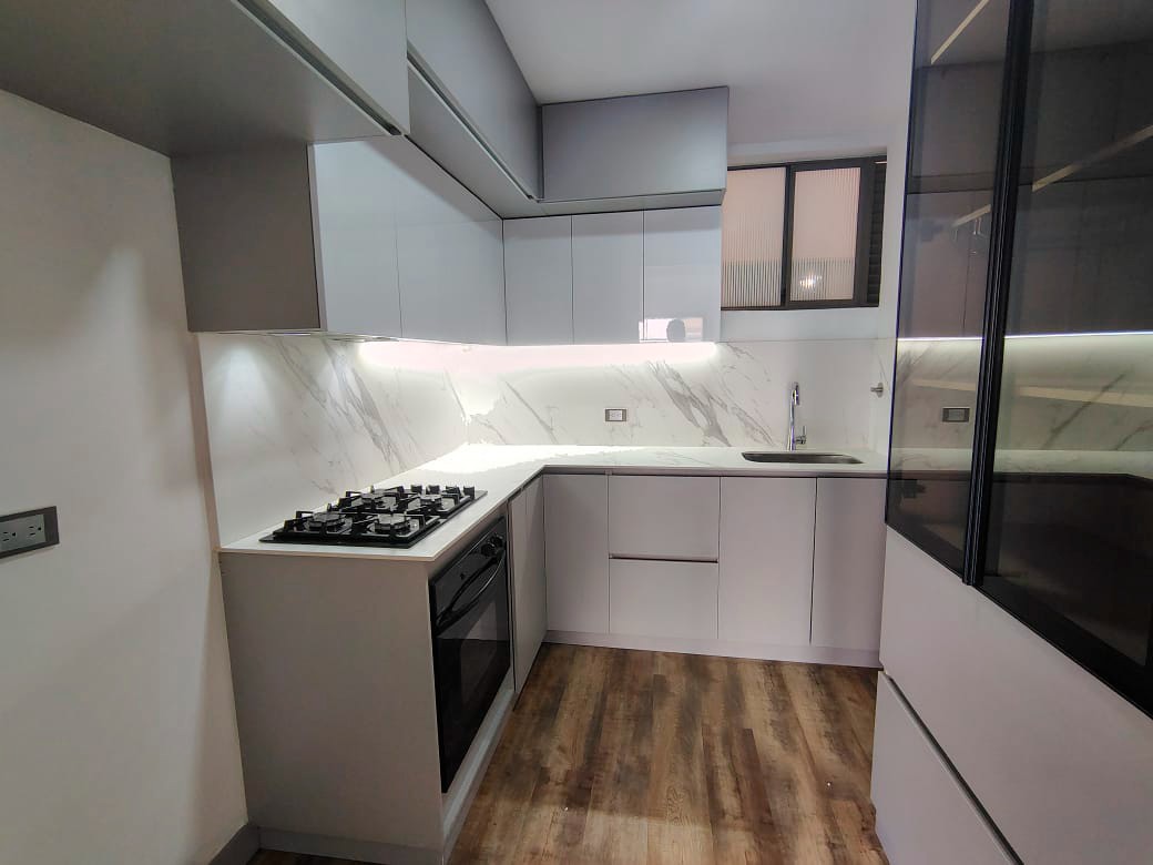 Apartamento en arriendo en El Poblado, Medellín · foto 3 de 15
