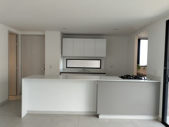 Apartamento de 2 alcobas en arriendo en El Poblado, Medellín, 112 m² · foto 6 de 16