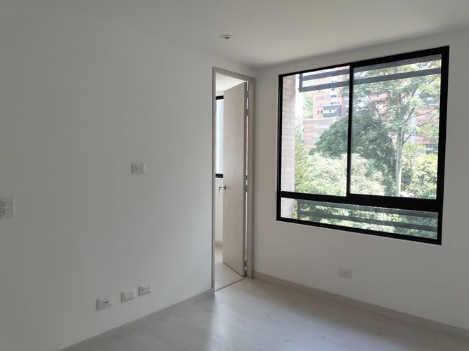 Apartamento de 2 alcobas en arriendo en El Poblado, Medellín, 112 m² · foto 12 de 16