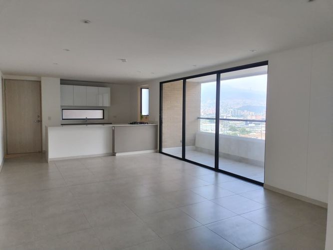 Apartamento de 2 alcobas en arriendo en El Poblado, Medellín, 112 m² · foto 3 de 16