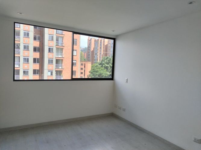Apartamento de 2 alcobas en arriendo en El Poblado, Medellín, 112 m² · foto 9 de 16