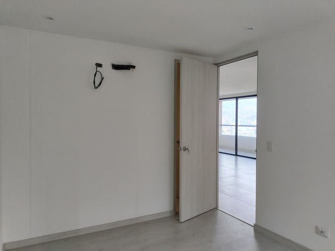 Apartamento de 2 alcobas en arriendo en El Poblado, Medellín, 112 m² · foto 10 de 16