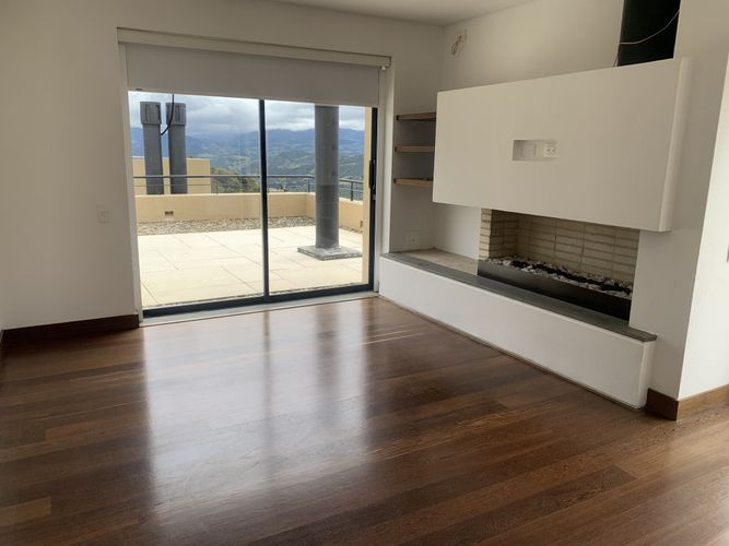 Casa de 4 alcobas en venta en Arboretto, Bogotá, 347 m² · foto 9 de 17