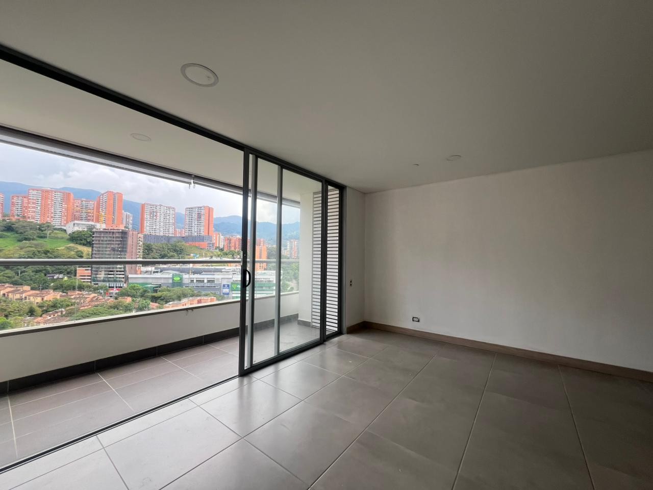 Apartamento en arriendo en Belén Aliadas, Envigado · foto 2 de 11