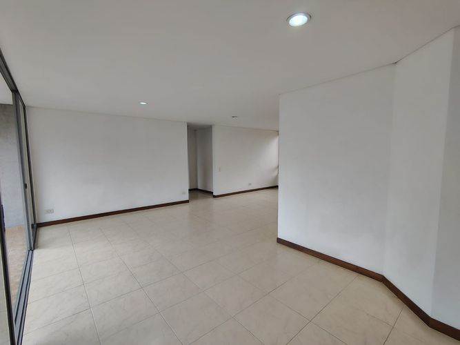 Apartamento de 3 alcobas en arriendo en El Poblado, Medellín, 132 m² · foto 5 de 19