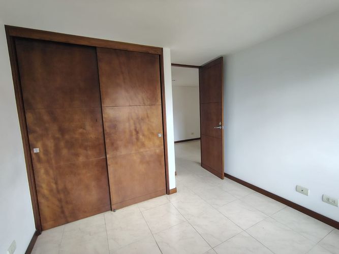 Apartamento de 3 alcobas en arriendo en El Poblado, Medellín, 132 m² · foto 12 de 19