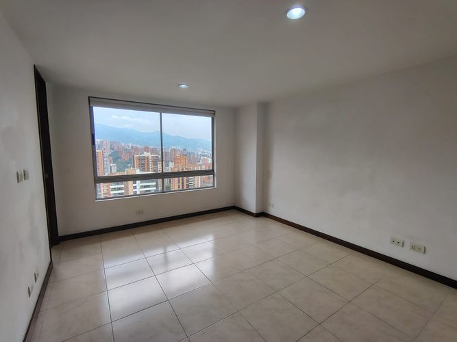 Apartamento de 3 alcobas en arriendo en El Poblado, Medellín, 132 m² · foto 6 de 19