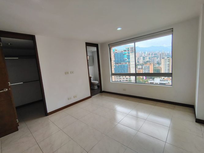 Apartamento de 3 alcobas en arriendo en El Poblado, Medellín, 132 m² · foto 10 de 19