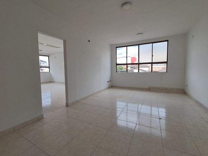 Oficina en arriendo en Sector Plaza De Bolivar, Pereira, 205 m² · foto 3 de 12