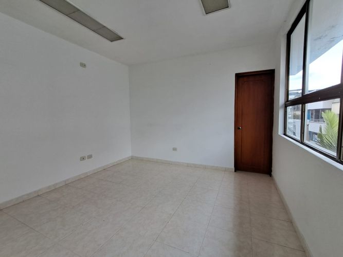 Oficina en arriendo en Sector Plaza De Bolivar, Pereira, 205 m² · foto 4 de 12