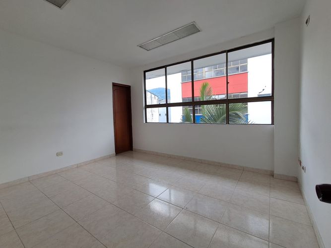 Oficina en arriendo en Sector Plaza De Bolivar, Pereira, 205 m² · foto 5 de 12