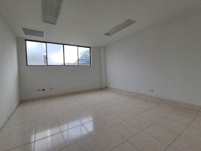 Oficina en arriendo en Sector Plaza De Bolivar, Pereira, 205 m² · foto 8 de 12
