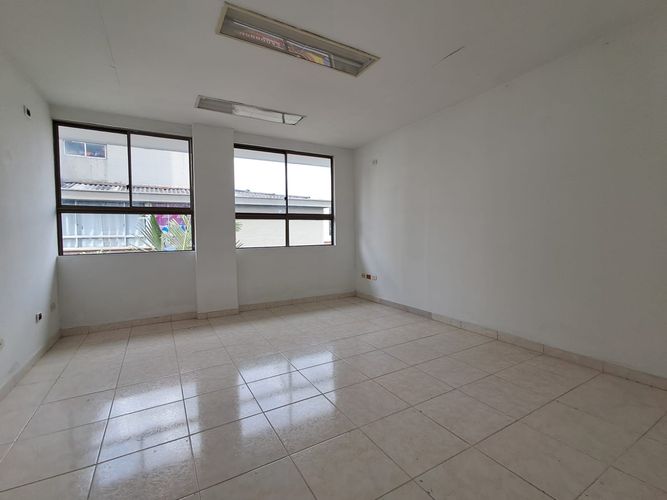 Oficina en arriendo en Sector Plaza De Bolivar, Pereira, 205 m² · foto 9 de 12