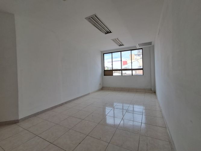 Oficina en arriendo en Sector Plaza De Bolivar, Pereira, 205 m² · foto 11 de 12