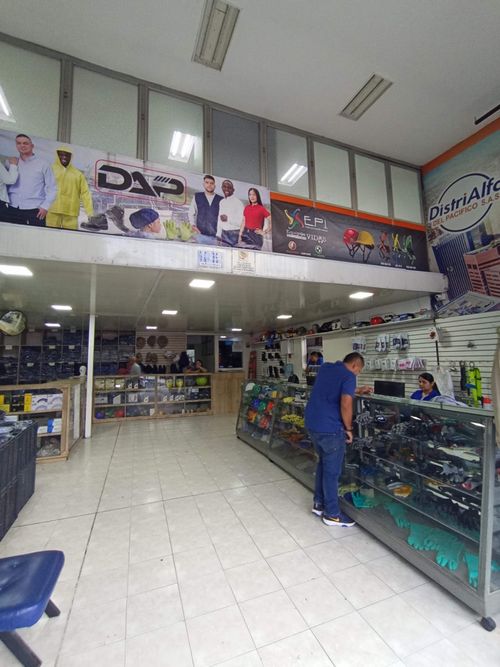 Bodega en venta en Obrero, Cali · foto 2 de 24