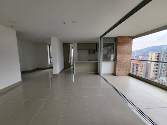 Apartamento en arriendo en Vizcaya, Medellín · foto 3 de 24
