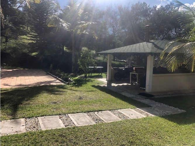 Casa de 5 alcobas en venta en San Jose, Guarne, 230 m² · foto 8 de 12