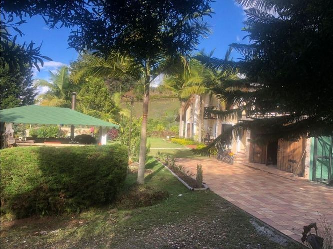 Casa de 5 alcobas en venta en San Jose, Guarne, 230 m² · foto 9 de 12