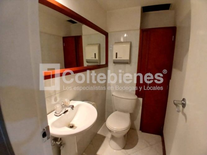 Oficina en arriendo en Santa Maria De Los Angeles, Medellín, 61 m² · foto 7 de 16