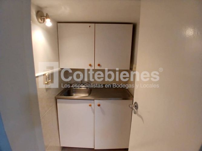 Oficina en arriendo en Santa Maria De Los Angeles, Medellín, 61 m² · foto 12 de 16