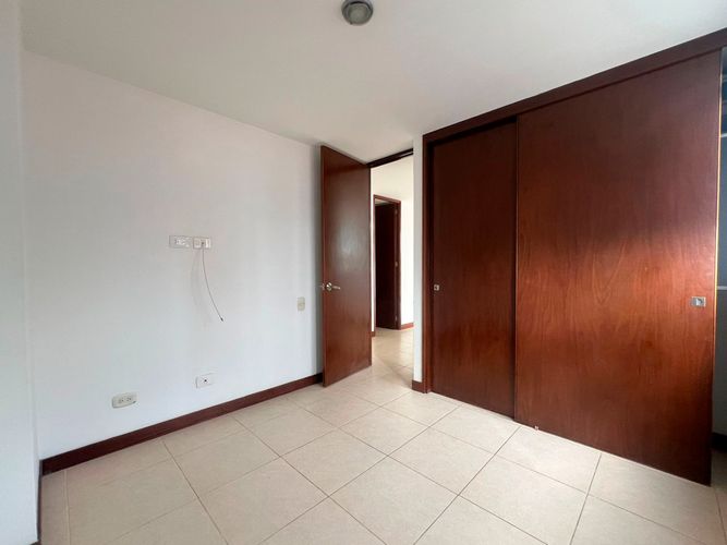 Apartamento de 2 alcobas en venta en Loma Del Chocho, Envigado, 68 m² · foto 12 de 15
