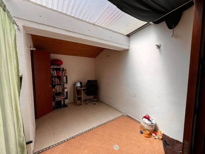 Casa en venta en Portales Del Norte, Bogotá · foto 4 de 17