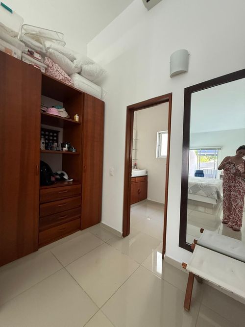 Casa de 5 alcobas en venta en Julio Campos Gonzalez, Girardot, 218 m² · foto 12 de 24