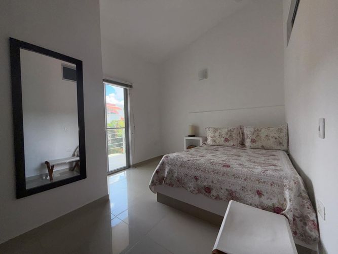 Casa de 5 alcobas en venta en Julio Campos Gonzalez, Girardot, 218 m² · foto 15 de 24