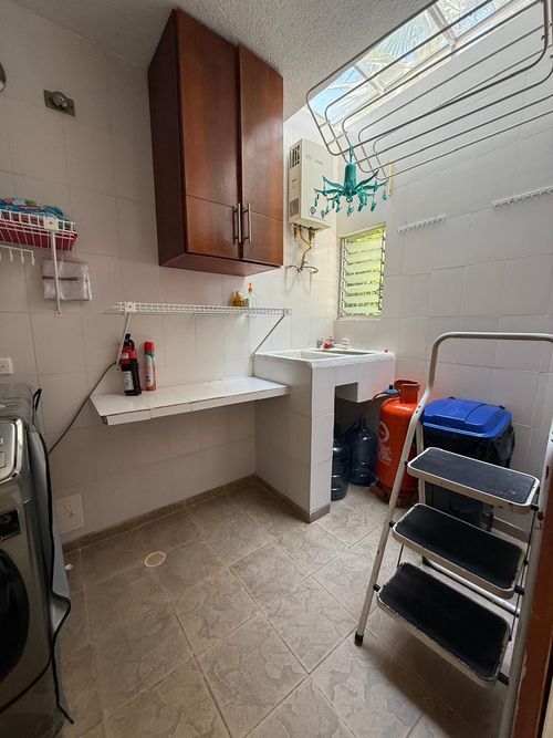 Casa de 5 alcobas en venta en Julio Campos Gonzalez, Girardot, 218 m² · foto 17 de 24