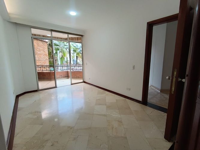 Apartamento de 3 alcobas en arriendo en Laureles, Medellín, 130 m² · foto 7 de 18
