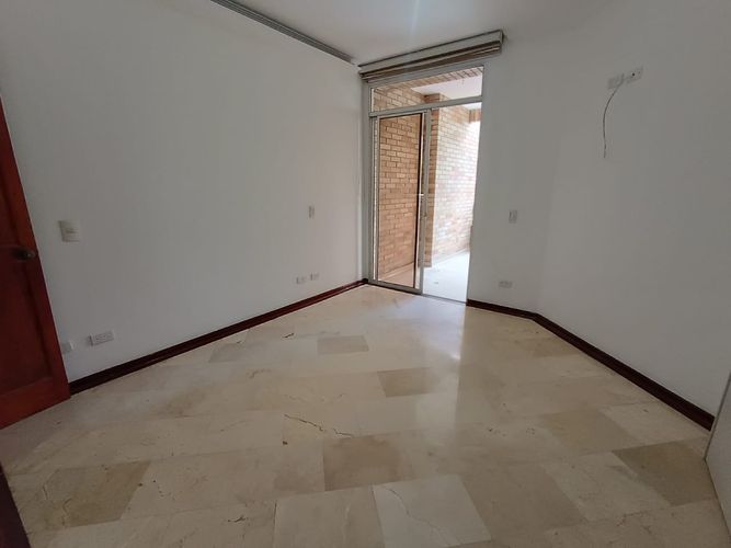 Apartamento de 3 alcobas en arriendo en Laureles, Medellín, 130 m² · foto 16 de 18
