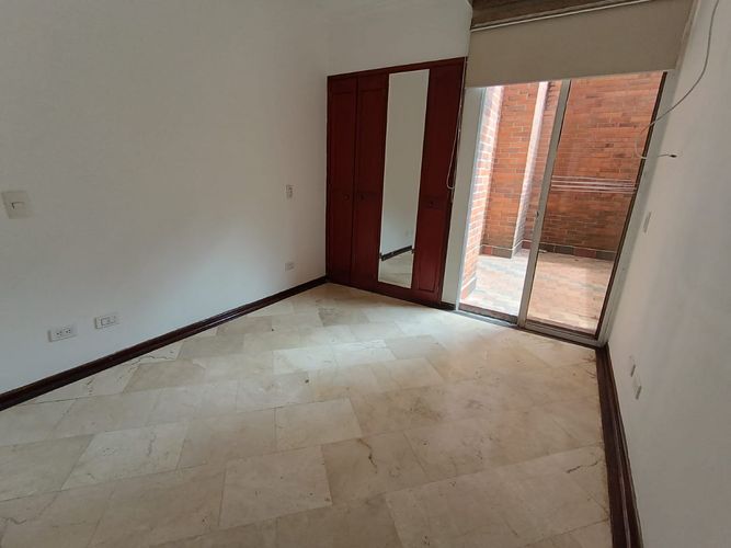 Apartamento de 3 alcobas en arriendo en Laureles, Medellín, 130 m² · foto 17 de 18