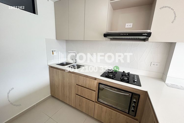 Apartamento de 3 alcobas en arriendo en Loma Del Escobero, Envigado, 93 m² · foto 2 de 22