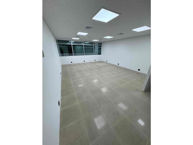 Oficina en arriendo en Santa Monica, Cali, 40 m² · foto 2 de 9