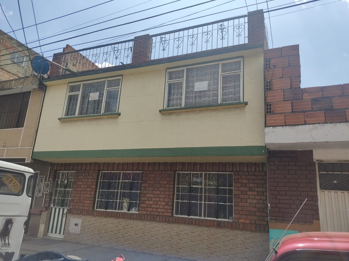 Casa en venta en Los Cerezos, Bogotá · foto 4 de 4