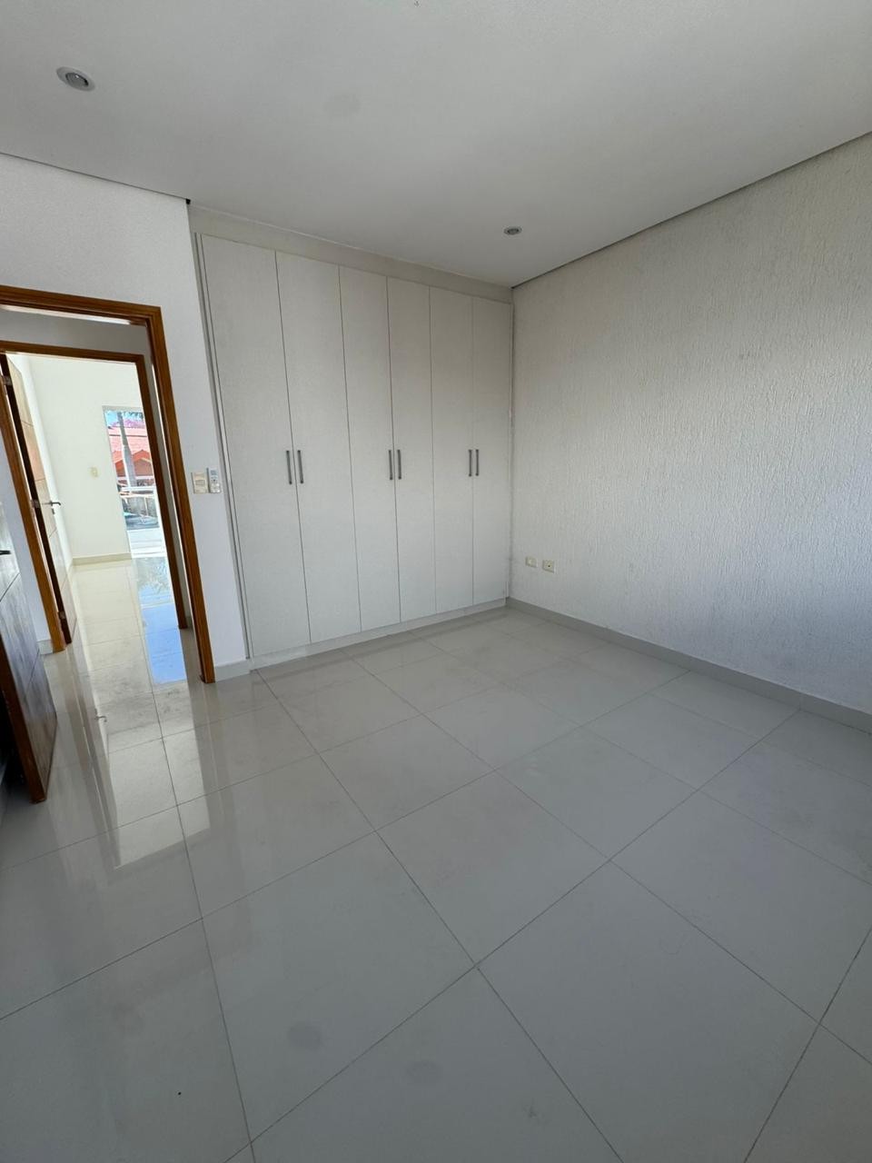 ALQUILO DUPLEX EN UN CONDOMINIO CERRADO — foto 3