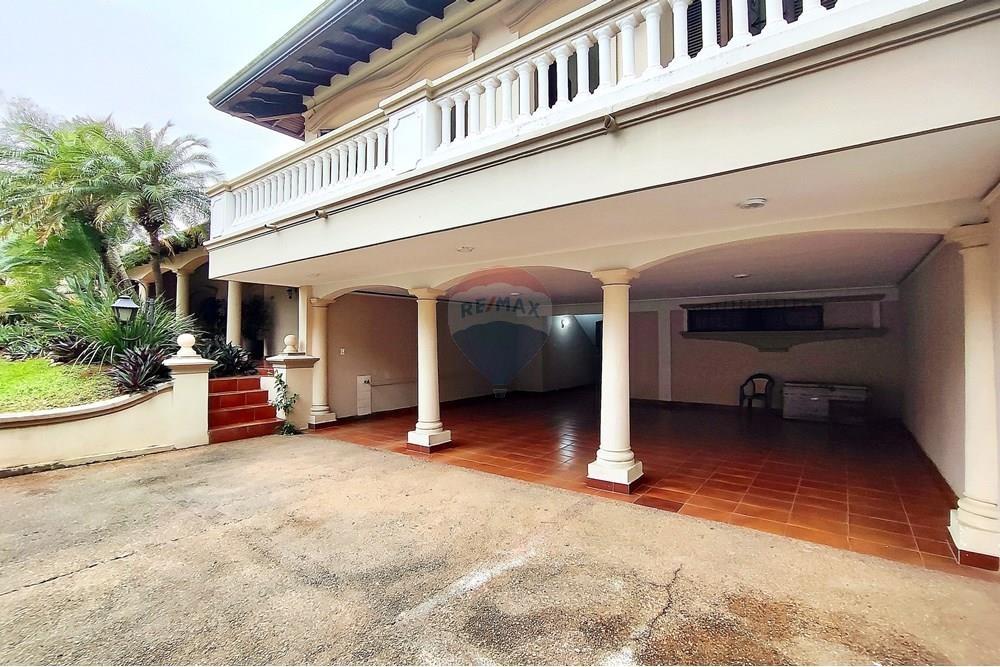 EXCELENTE PROPIEDAD P/ USO COMERCIAL O RESIDENCIAL. VILLA MORRA. ASUNCION — foto 2