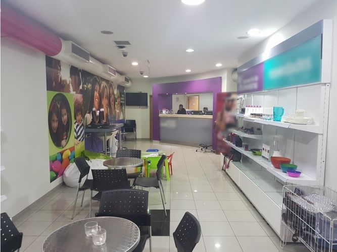 Local en venta en Cementerio Universal, Medellín, 277 m² · foto 3 de 5