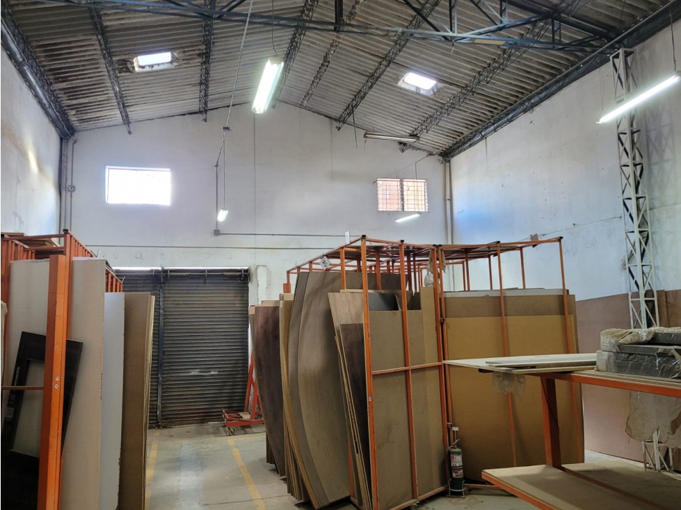 Warehouse for sale in El chagualo, Medellín 4