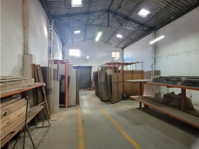Bodega en venta en El Chagualo, Medellín, 968 m² · foto 6 de 10