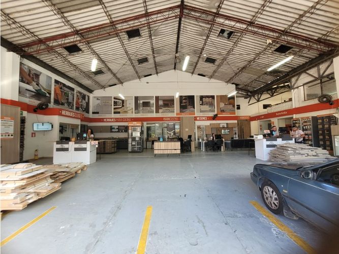 Bodega en venta en El Chagualo, Medellín, 968 m² · foto 7 de 10